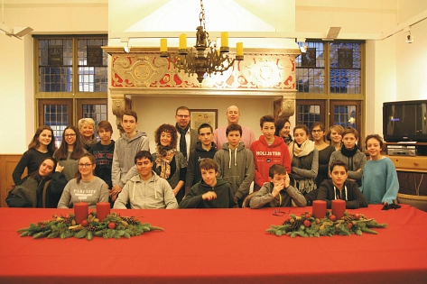 Im historischen Ratssaal wurden die 18 Schülerinnen und Schüler aus Frankreich willkommen geheißen. © Stadt Meppen