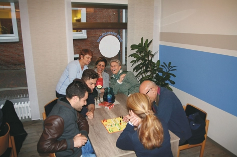 Sichtlich Spaß hatten die Besucherinnen und Besucher bei den verschiedenen Gesellschaftsspielen. © Stadt Meppen