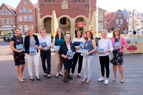 Neue Broschüre zu Frauen in der Politik © Stadt Meppen