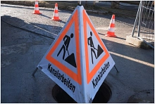 Stadtwerke spülen Kanalisation